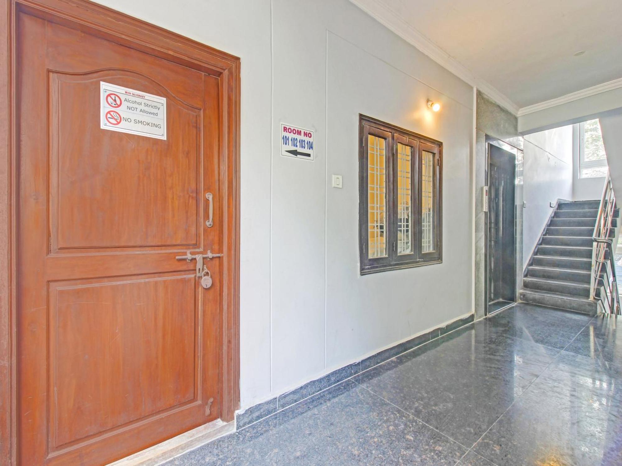 Hotel O Svr Silver Key Lingampalli Extérieur photo
