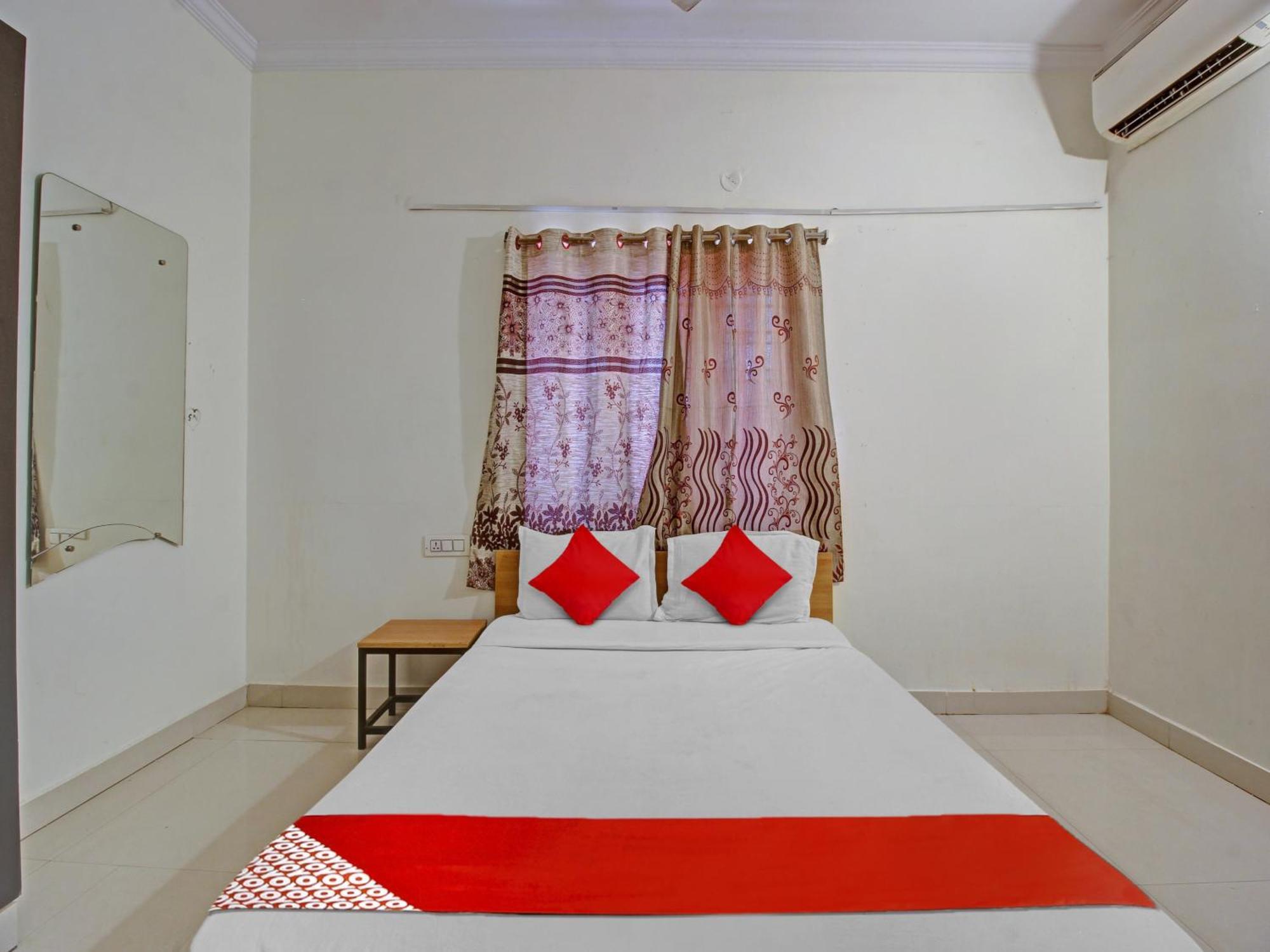 Hotel O Svr Silver Key Lingampalli Extérieur photo