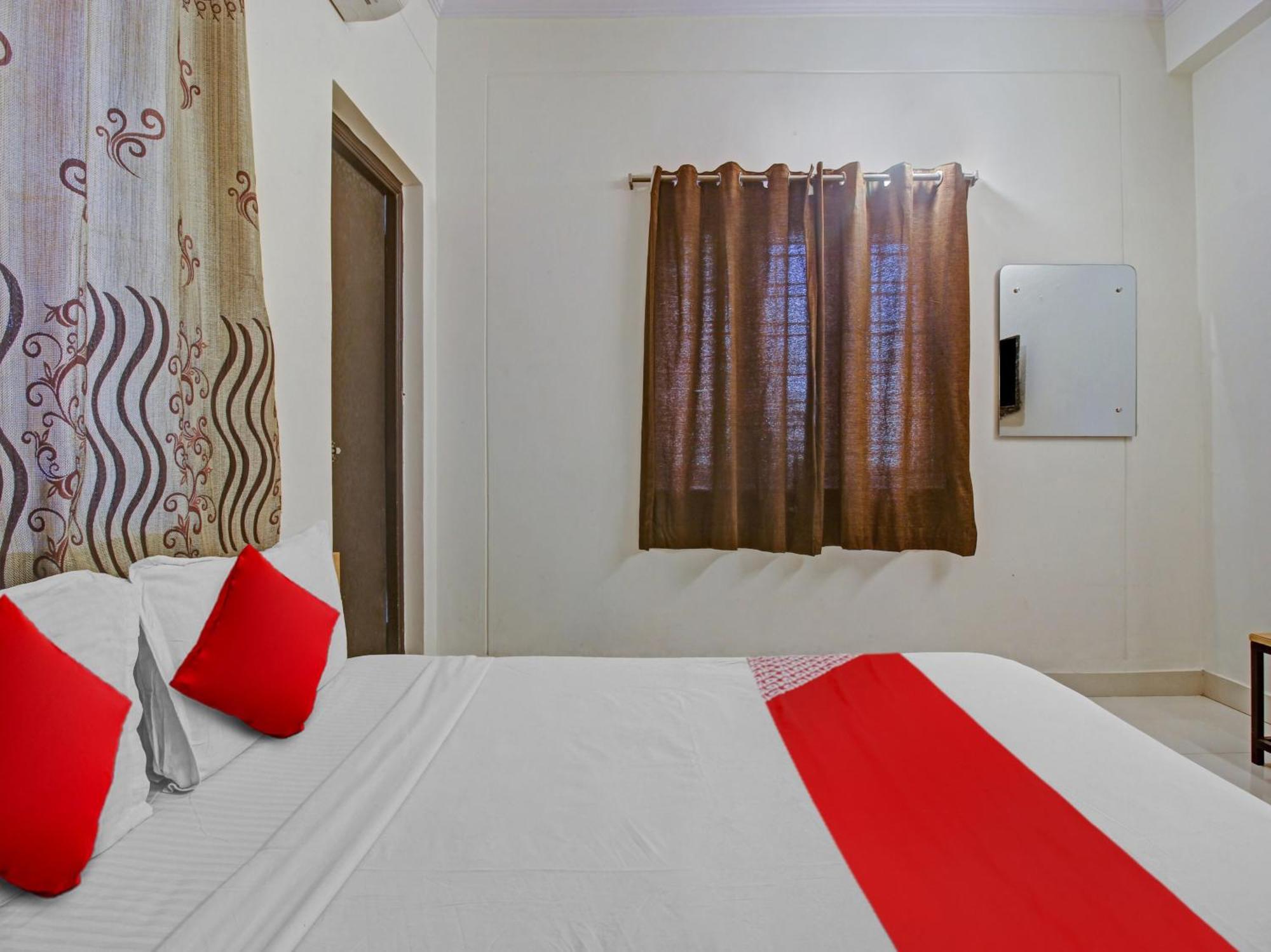 Hotel O Svr Silver Key Lingampalli Extérieur photo